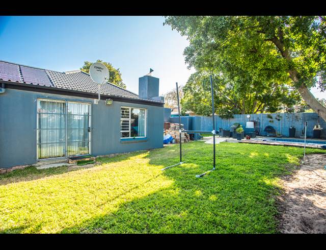 4 BEDROOM FREEHOLD FOR SALE IN STELLENBERG
